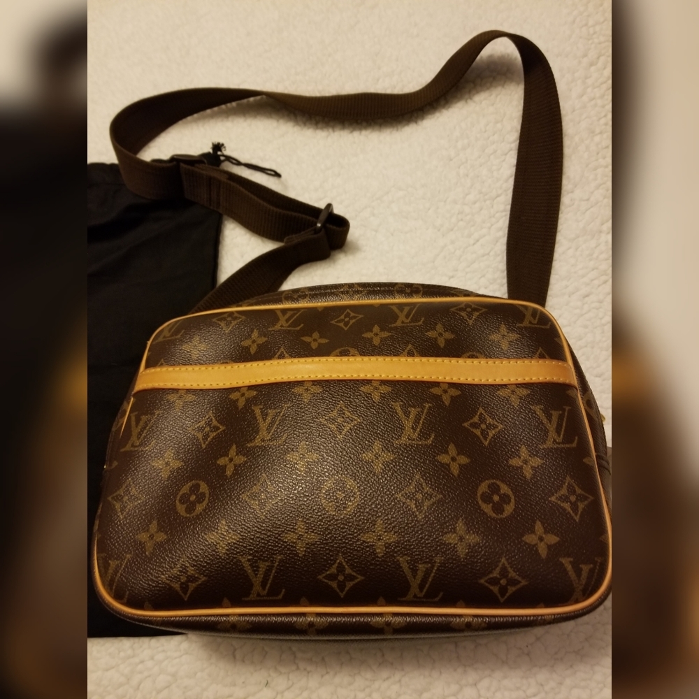 LV Monogram Reporter bag